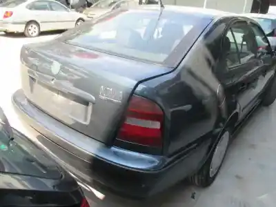 Sloopvoertuig skoda octavia berlina (1u2) 1.9 tdi slx van het jaar 2000 aangedreven agr