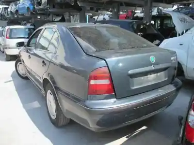Sloopvoertuig skoda octavia berlina (1u2) 1.9 tdi slx van het jaar 2000 aangedreven agr