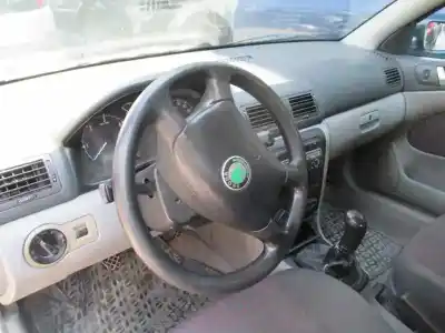 Sloopvoertuig skoda octavia berlina (1u2) 1.9 tdi slx van het jaar 2000 aangedreven agr