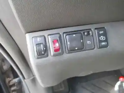 Здавання транспортного засобу nissan navara pick-up (d40m) doble cab se 4x4 року 2007 потужний yd25ddti