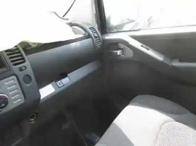 Здавання транспортного засобу nissan navara pick-up (d40m) doble cab se 4x4 року 2007 потужний yd25ddti