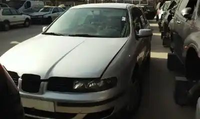 Vehículo de desguace SEAT LEON (1M1) Signo del año 2001 con motor AUS