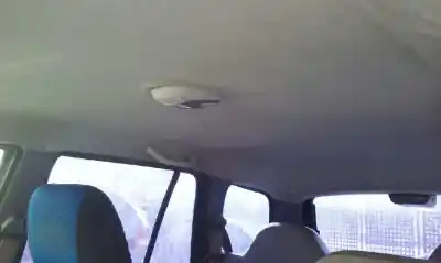 Véhicule à la ferraille kia sportage td de l'année 1999 alimenté re