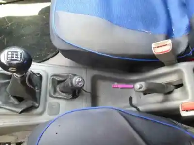 Véhicule à la ferraille kia sportage td de l'année 1999 alimenté re
