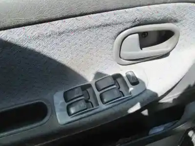Véhicule à la ferraille kia sportage td de l'année 1999 alimenté re