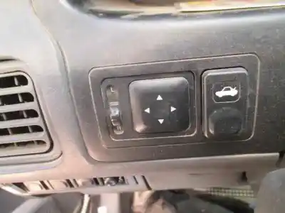 Véhicule à la ferraille kia sportage td de l'année 1999 alimenté re