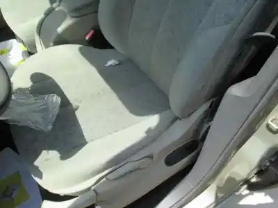 Véhicule à la ferraille renault scenic ii grand emotion de l'année 2006 alimenté k9kp732