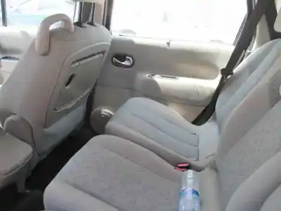 Véhicule à la ferraille renault scenic ii grand emotion de l'année 2006 alimenté k9kp732