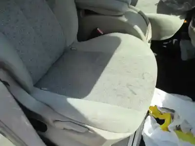 Véhicule à la ferraille renault scenic ii grand emotion de l'année 2006 alimenté k9kp732