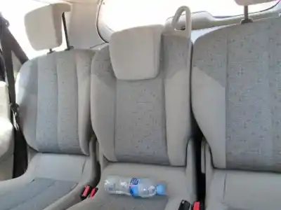 Véhicule à la ferraille renault scenic ii grand emotion de l'année 2006 alimenté k9kp732
