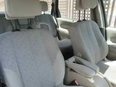 Véhicule à la ferraille renault scenic ii grand emotion de l'année 2006 alimenté k9kp732
