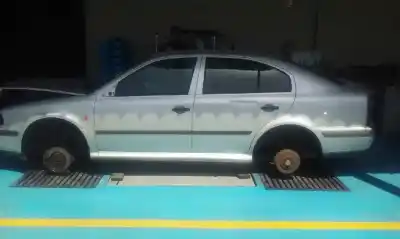 Véhicule à la ferraille SKODA OCTAVIA BERLINA (1U2) 1.9 TDI SLX de l'année 1999 alimenté AGR