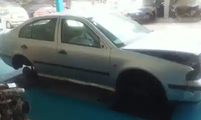 Véhicule à la ferraille skoda octavia berlina (1u2) 1.9 tdi slx de l'année 1999 alimenté agr