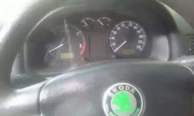 Véhicule à la ferraille skoda octavia berlina (1u2) 1.9 tdi slx de l'année 1999 alimenté agr