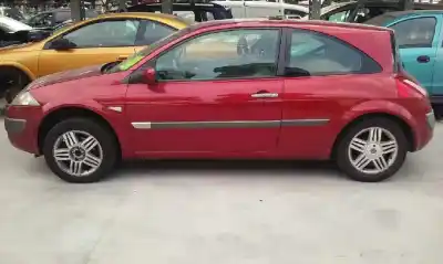 Veículo de Sucata renault megane ii sedán (lm0/1_) 1.9 dci (lm0g lm1g lm2c) do ano 2003 alimentado f9q b8
