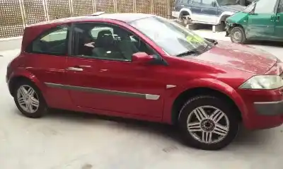 Veículo de Sucata renault megane ii sedán (lm0/1_) 1.9 dci (lm0g lm1g lm2c) do ano 2003 alimentado f9q b8