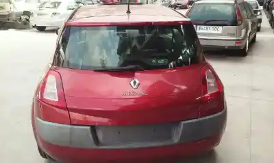 Veículo de Sucata renault megane ii sedán (lm0/1_) 1.9 dci (lm0g lm1g lm2c) do ano 2003 alimentado f9q b8