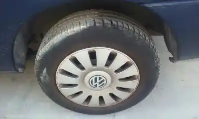 Veículo de Sucata volkswagen sharan (7m8) básico do ano 2000 alimentado avg