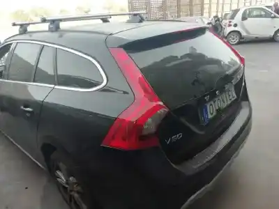 Sloopvoertuig volvo v60 kombi kinetic van het jaar 2011 aangedreven b4164t