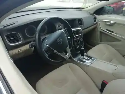 Sloopvoertuig volvo v60 kombi kinetic van het jaar 2011 aangedreven b4164t