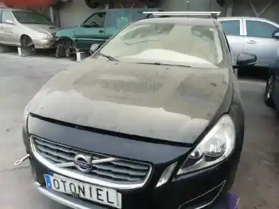 Sloopvoertuig volvo v60 kombi kinetic van het jaar 2011 aangedreven b4164t