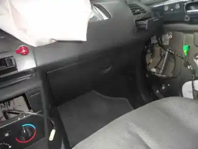 Здавання транспортного засобу citroen c4 coupe vtr року 2005 потужний nfu