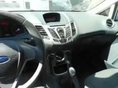 Veículo de Sucata ford fiesta (cb1) titanium do ano 2010 alimentado f6jd