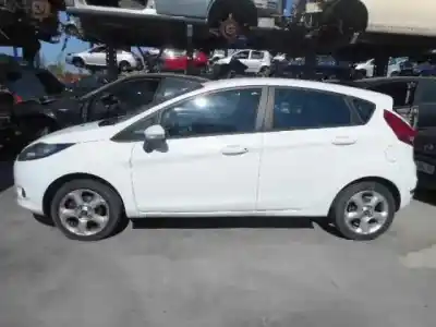 Veículo de Sucata ford fiesta (cb1) titanium do ano 2010 alimentado f6jd