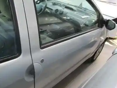 Veicolo di demolizione renault twingo (co6) 1.2 alize dell'anno 2002 alimentato d4f a7