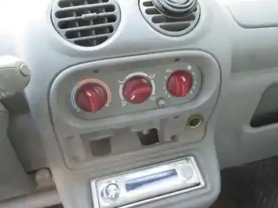 Veicolo di demolizione renault twingo (co6) 1.2 alize dell'anno 2002 alimentato d4f a7