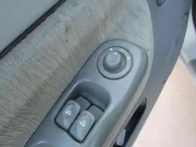 Veicolo di demolizione renault twingo (co6) 1.2 alize dell'anno 2002 alimentato d4f a7