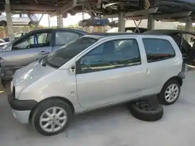Veicolo di demolizione renault twingo (co6) 1.2 alize dell'anno 2002 alimentato d4f a7