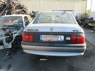 Veicolo di demolizione opel vectra a 2.0 dell'anno 1994 alimentato c20ne