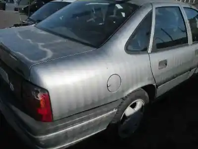 Veicolo di demolizione opel vectra a 2.0 dell'anno 1994 alimentato c20ne