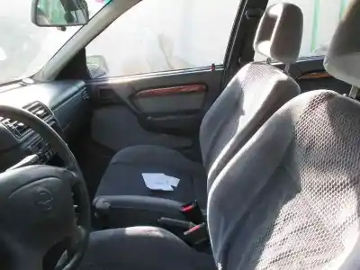 Veicolo di demolizione opel vectra a 2.0 dell'anno 1994 alimentato c20ne