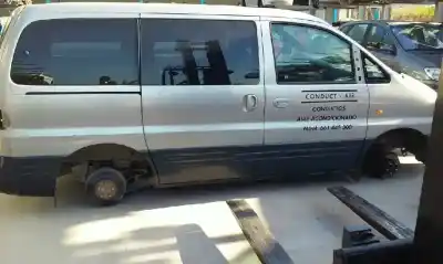 Здавання транспортного засобу hyundai h 1 h 1 combi con puerta de dos року 2005 потужний d4bh