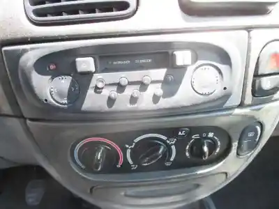 Verschrottungsfahrzeug renault megane i coupe fase 2 (da..) 1.6 16v expression 107 cv / 79 kw des jahres 2001 angetrieben k4m a7