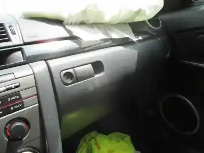 Здавання транспортного засобу mazda 3 berlina (bk) 1.6 vvt active року 2006 потужний z6