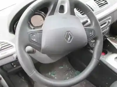Здавання транспортного засобу renault megane iii sport tourer dynamique року 2009 потужний m9r615
