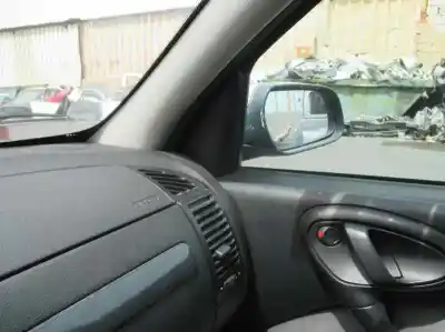 Veicolo di demolizione citroen xsara berlina 1.6i 16v sx dell'anno 2002 alimentato nfu