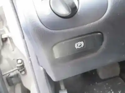 Здавання транспортного засобу mercedes-benz clase c (w203) berlina 200 compressor (203.045) року 2005 потужний 271940