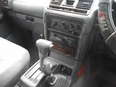 Здавання транспортного засобу mitsubishi montero (l040) * року 1984 потужний 