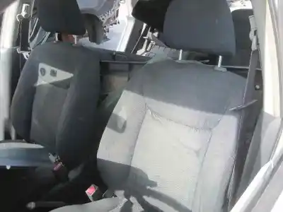 Veicolo di demolizione honda civic berlina 5 (eu7/8) 1.6 vtec cat (d 16 v 1) dell'anno 2002 alimentato d16v1