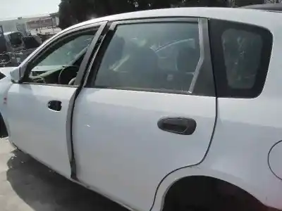 Veicolo di demolizione honda civic berlina 5 (eu7/8) 1.6 vtec cat (d 16 v 1) dell'anno 2002 alimentato d16v1