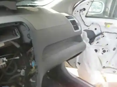 Veicolo di demolizione honda civic berlina 5 (eu7/8) 1.6 vtec cat (d 16 v 1) dell'anno 2002 alimentato d16v1