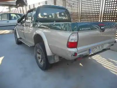 Véhicule à la ferraille mitsubishi l 200 (k6/7) 2.5 td cat de l'année 2005 alimenté 4d56