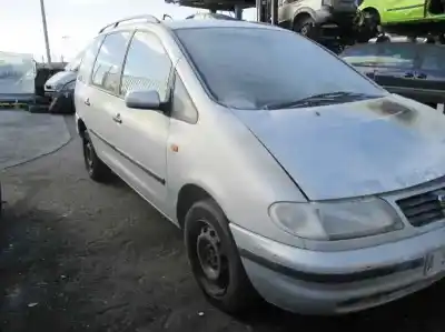 Sloopvoertuig seat alhambra (7v8) gran via van het jaar 2000 aangedreven avg