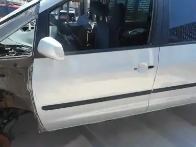 Sloopvoertuig seat alhambra (7v8) gran via van het jaar 2000 aangedreven avg