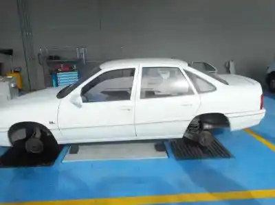 Véhicule à la ferraille opel vectra a 1.6 de l'année 1990 alimenté 16sv