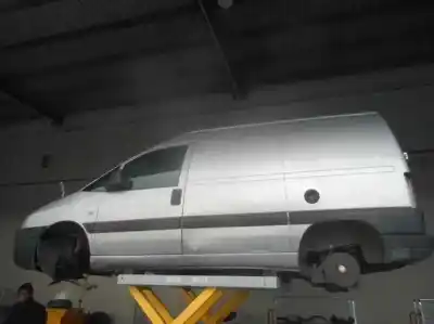 Veicolo di demolizione PEUGEOT EXPERT KASTEN STANDARD Furgón 220C dell'anno 2004 alimentato RHX